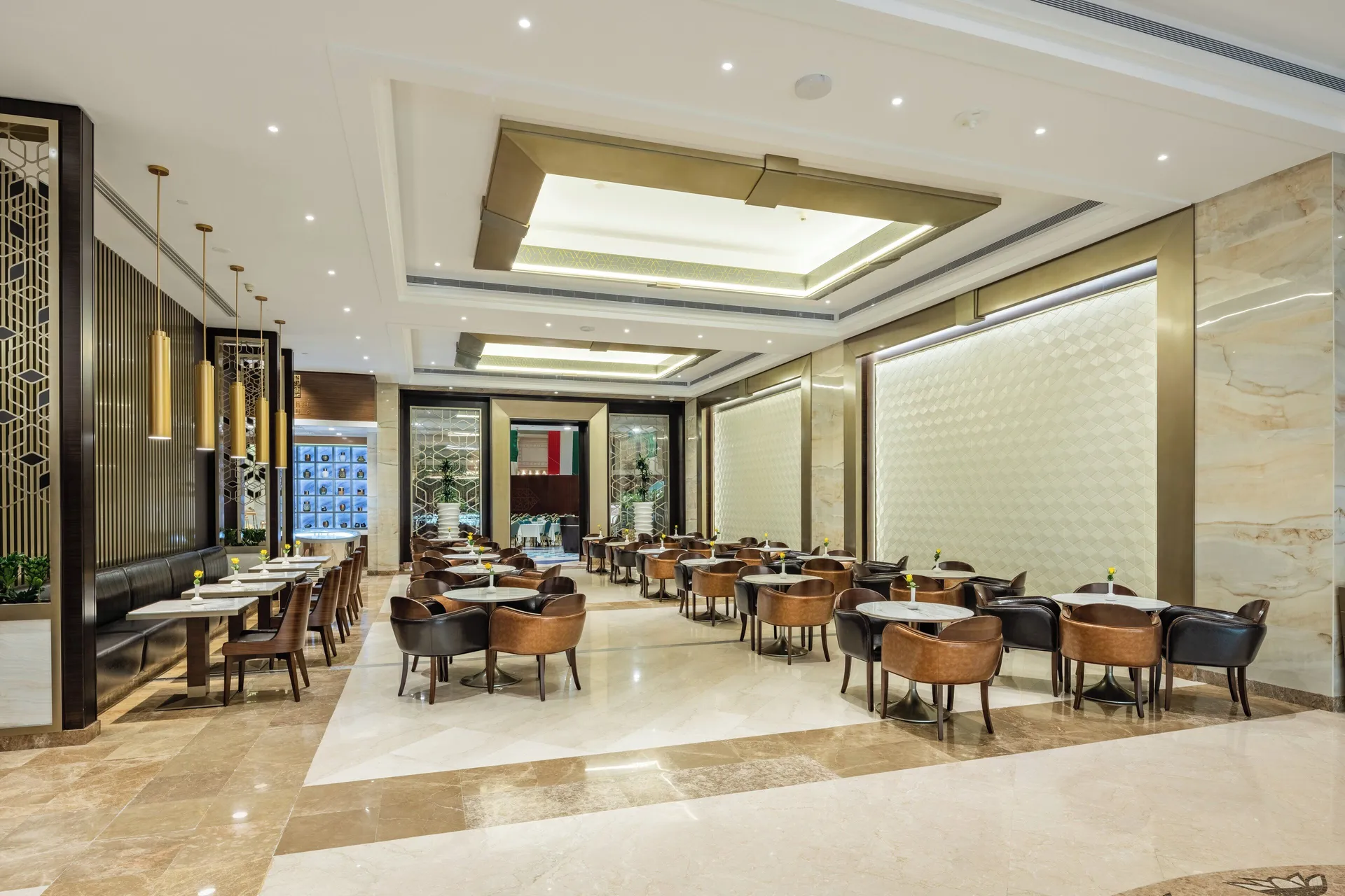 Al Marwa Rayhaan by Rotana Makkah grand lobby