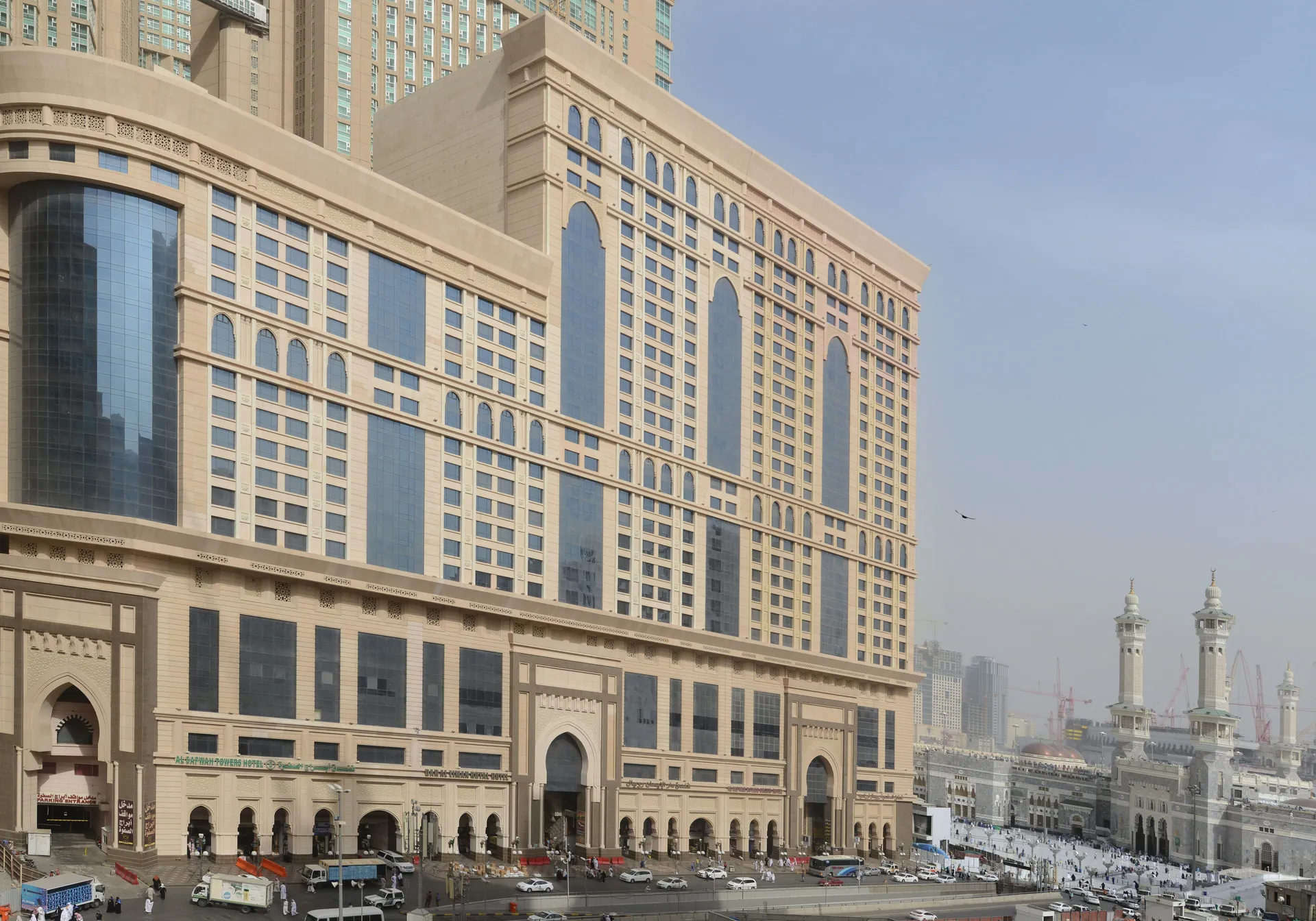 Al Safwah Royale Orchid Hotel exterior second view