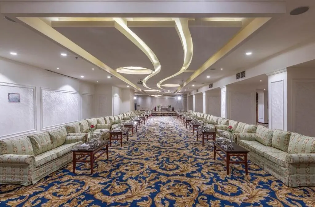 On-site cake shop and bakery at Al Shohada by Palm Rich Makkah