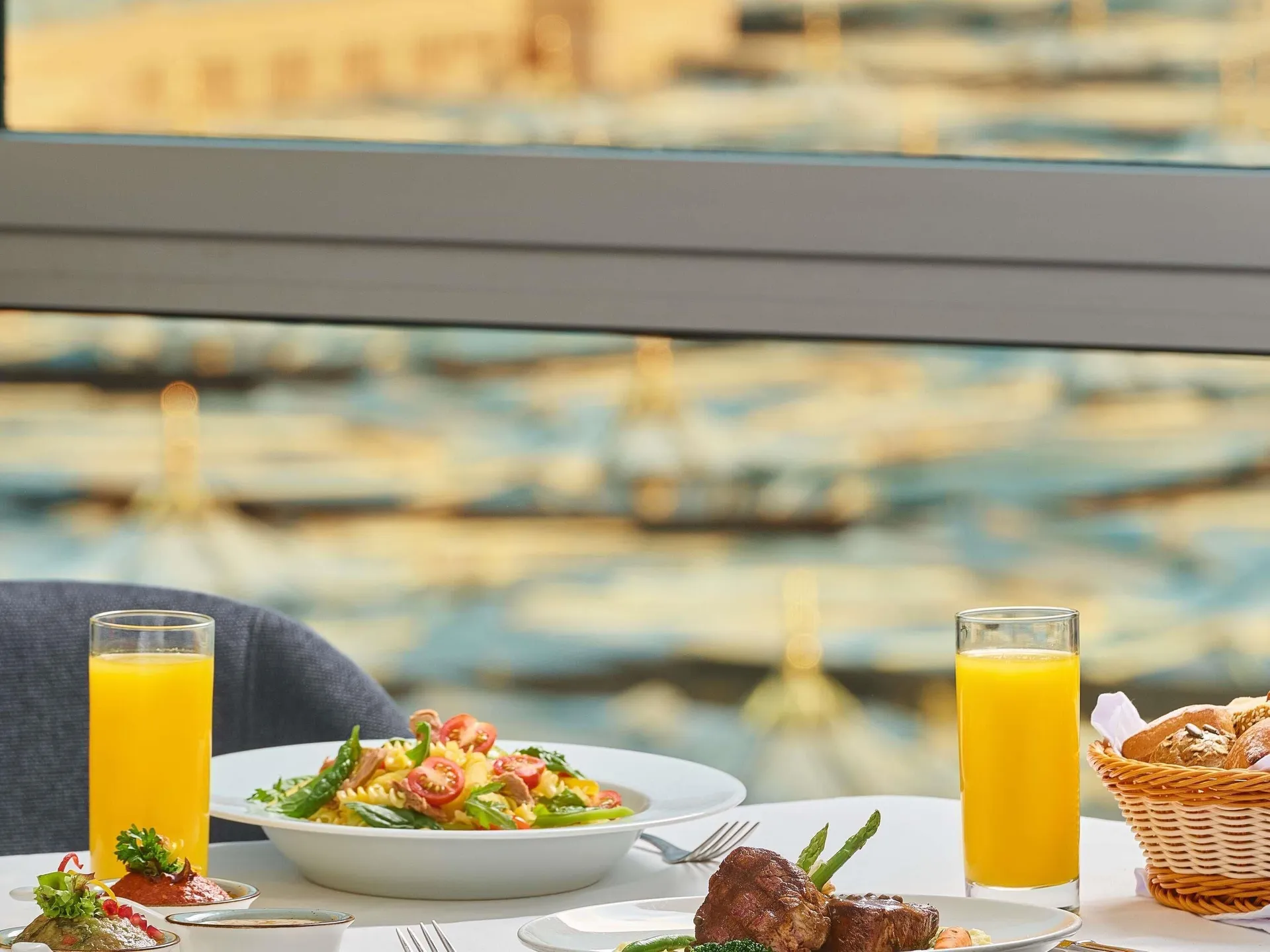 EKLA Food & Coffee at Anwar Al Madinah Mövenpick Hotel