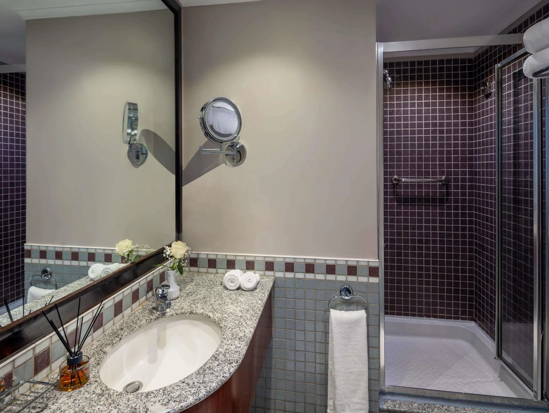 Executive Room 2 Double Beds Tower at Anwar Al Madinah Mövenpick Hotel