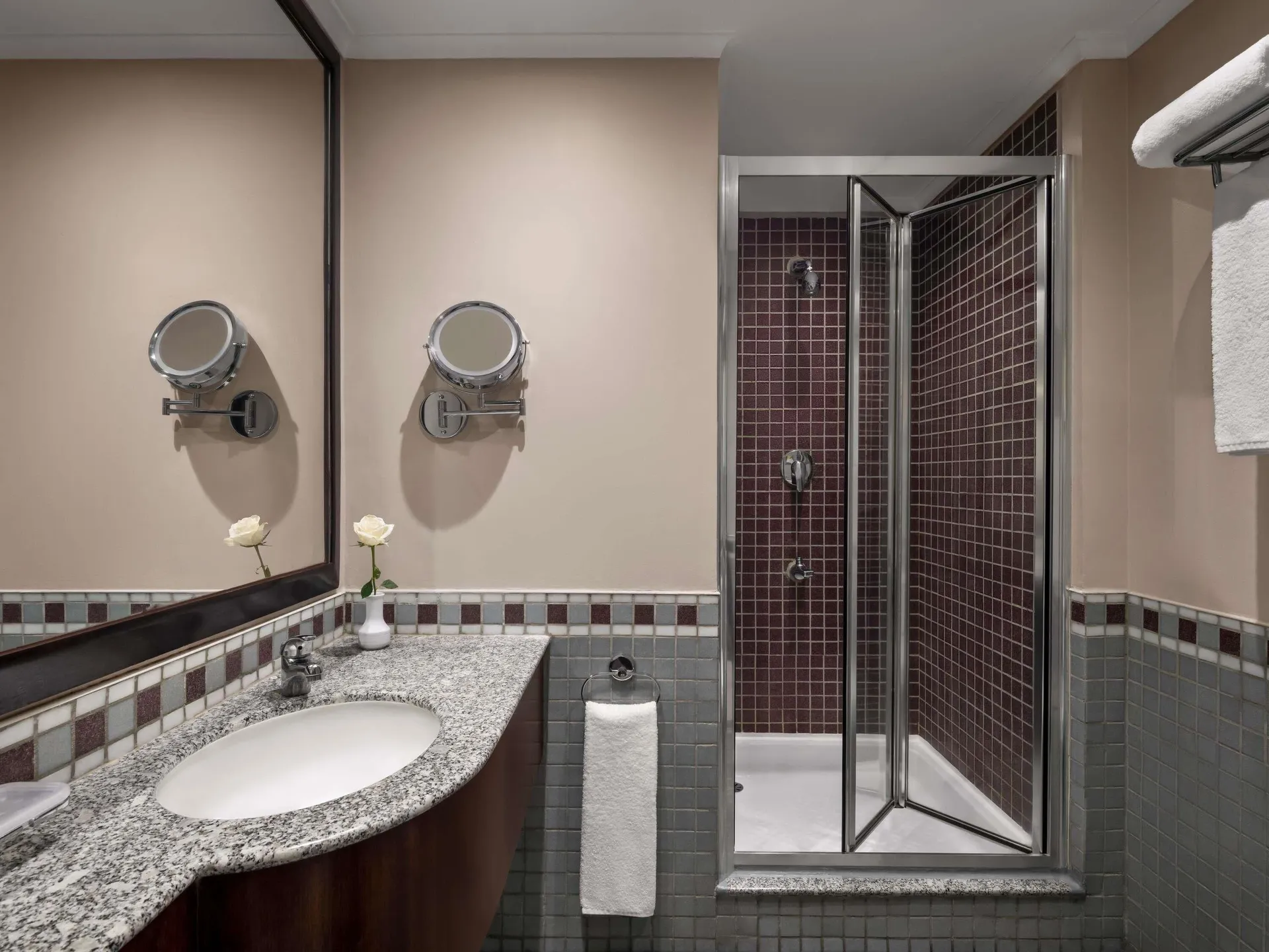 Executive Room 3 Single Beds at Anwar Al Madinah Mövenpick Hotel
