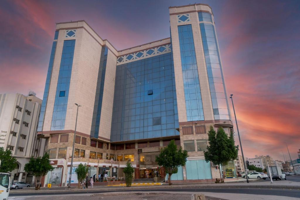 Artal Taiba Hotel in Madinah at sunset