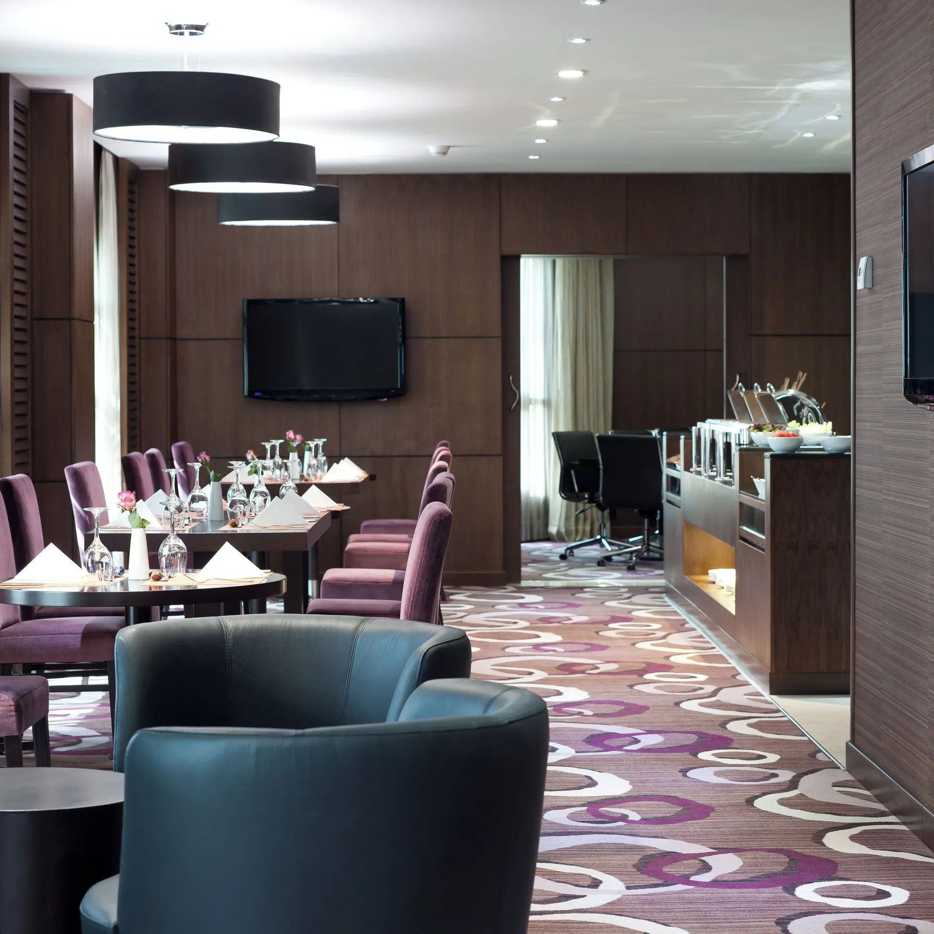 Orchid Café at Crowne Plaza Madinah