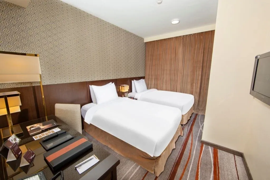 Standard Twin Room City View at Dallah Taibah Hotel
