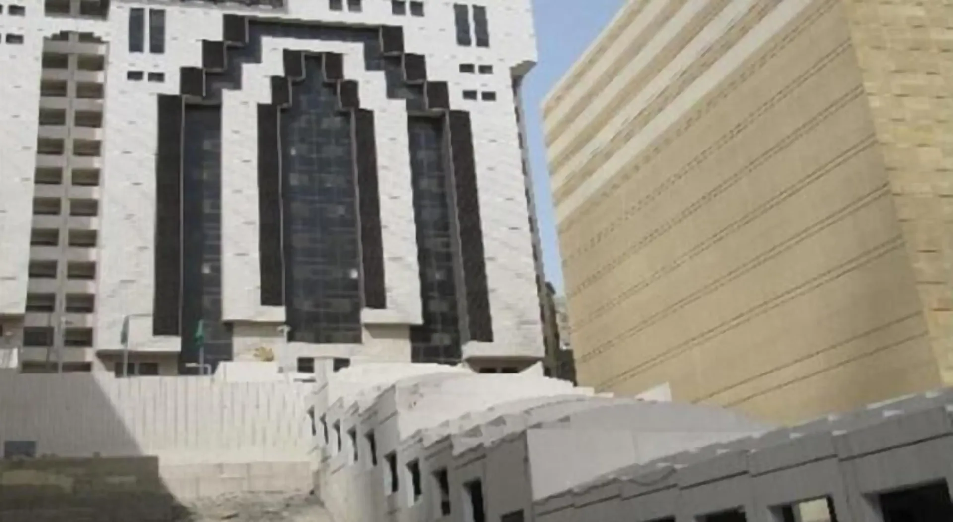 Elaf Ajyad Hotel Makkah exterior detail