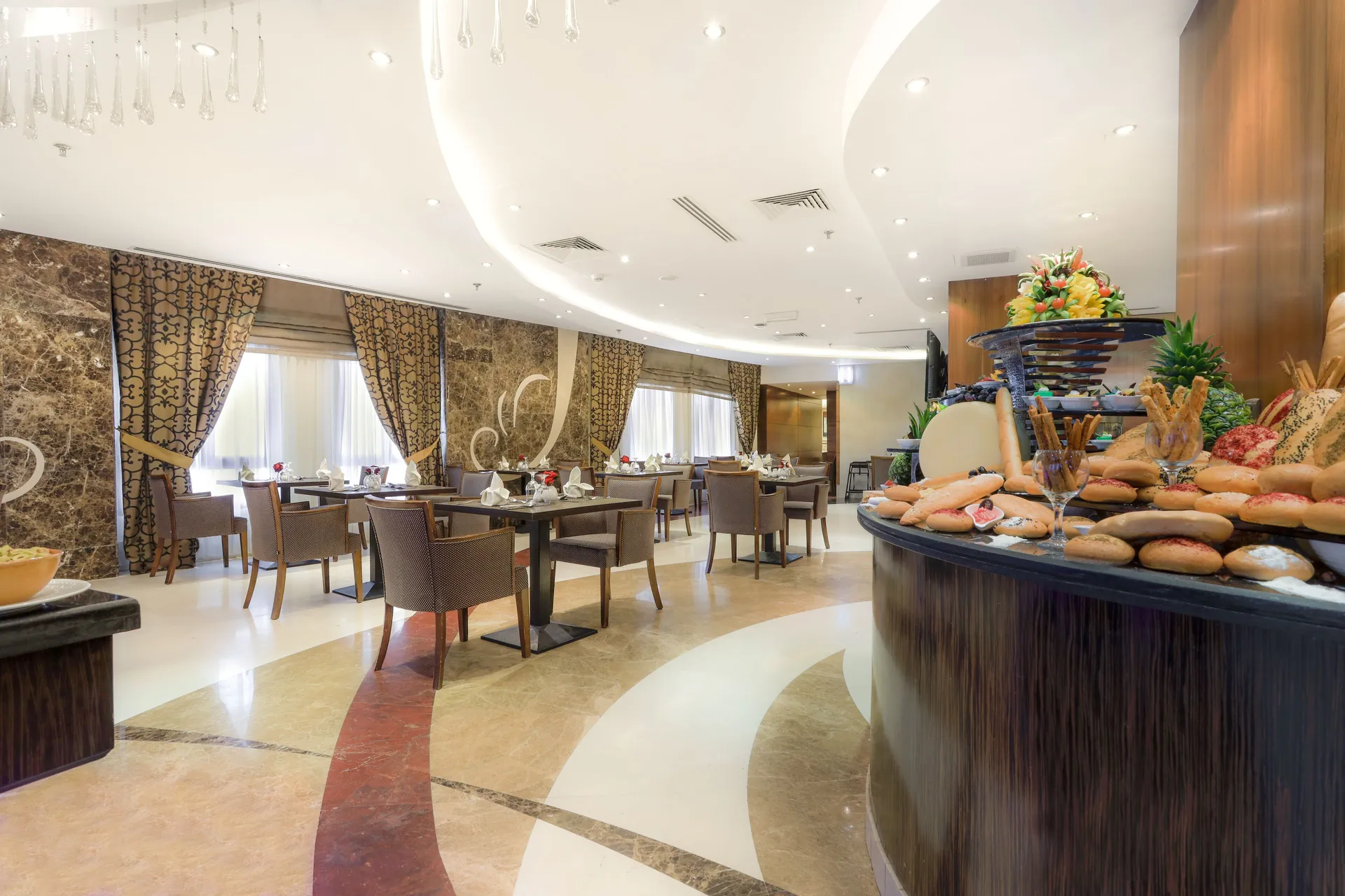 Hotel café at Elaf Kinda Hotel Makkah