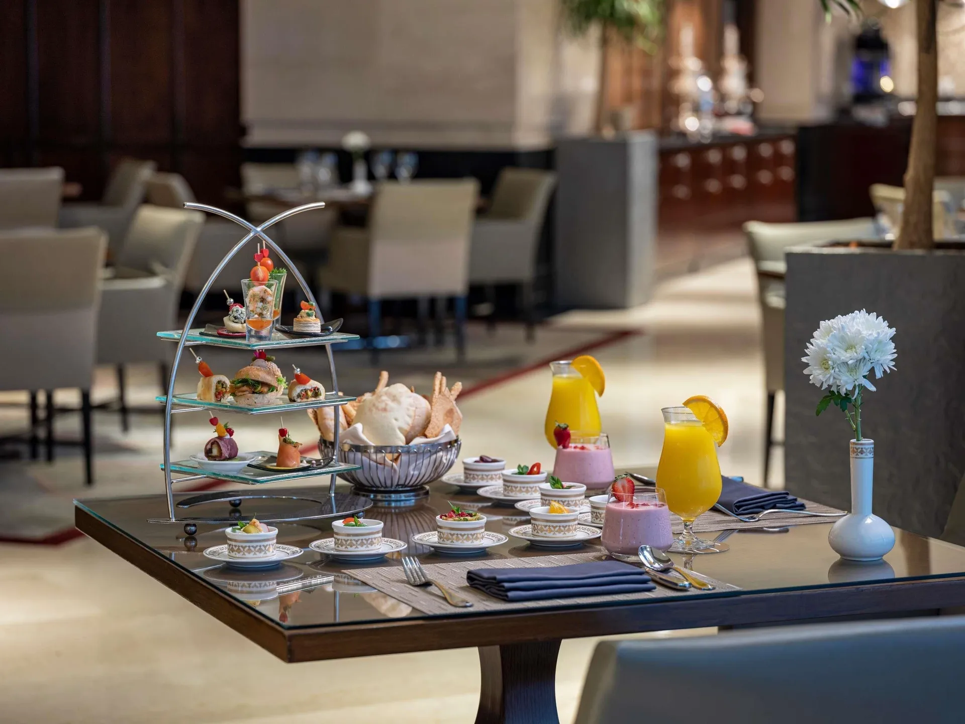 Mirkaz café at Fairmont Clock Tower