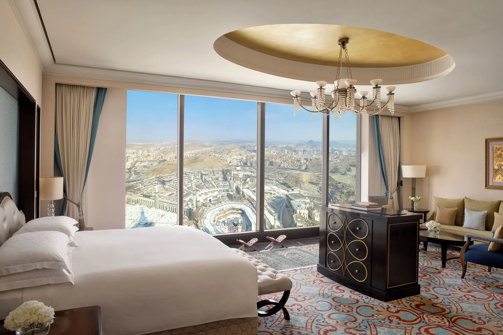 1 King Bed with Sofa bed (Kaaba), Grand Suite