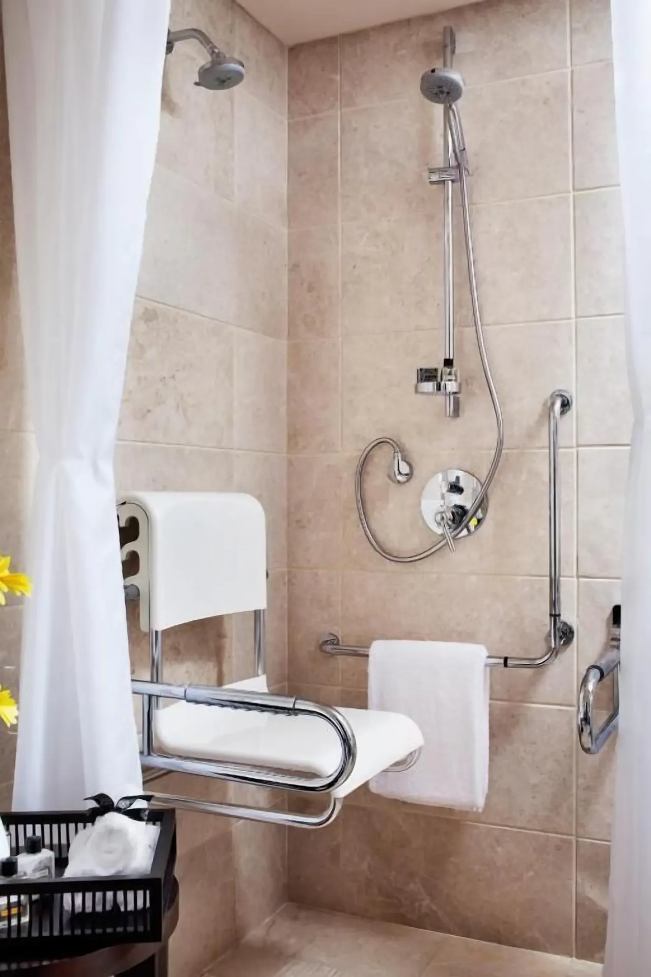 Fairmont, Twin Room, Accessible, City View at Fairmont Clock Tower