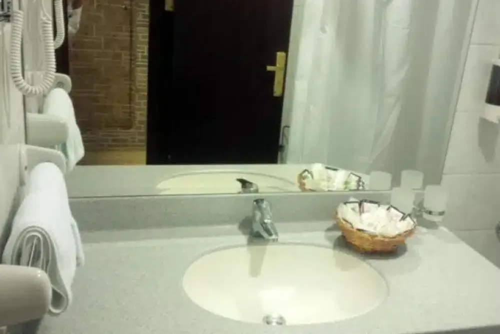 Jawharat Al Rasheed Hotel — Madinah