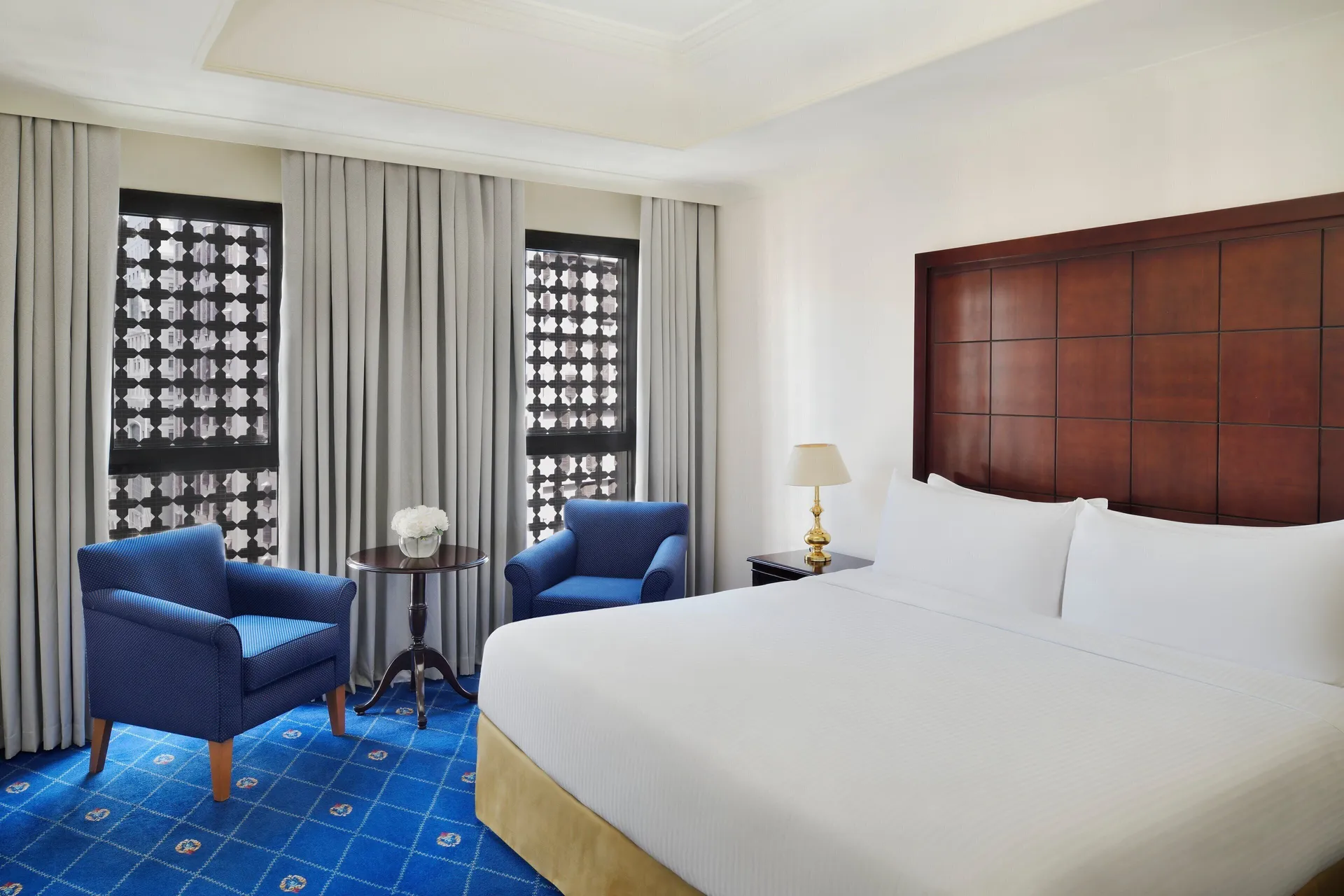 in-room safe, blackout curtains, Minibar, desk at InterContinental Dar Al Hijra Madinah