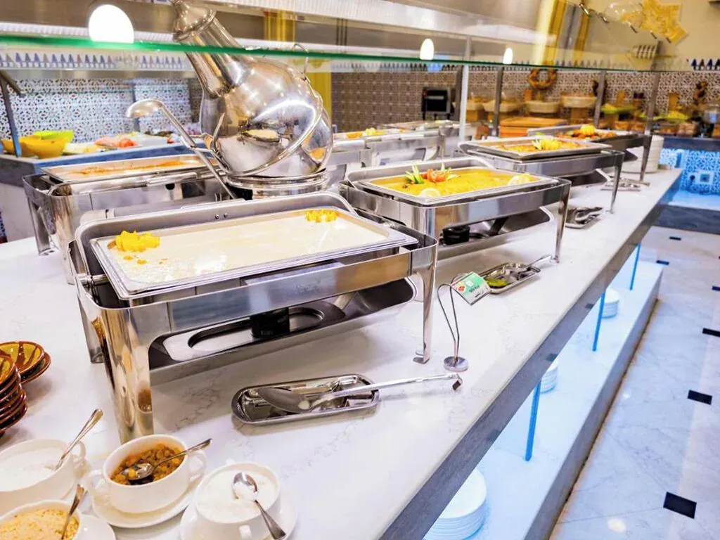 Al Ritz Al Madinah Hotel - Daily buffet breakfast (SAR 40 per person)