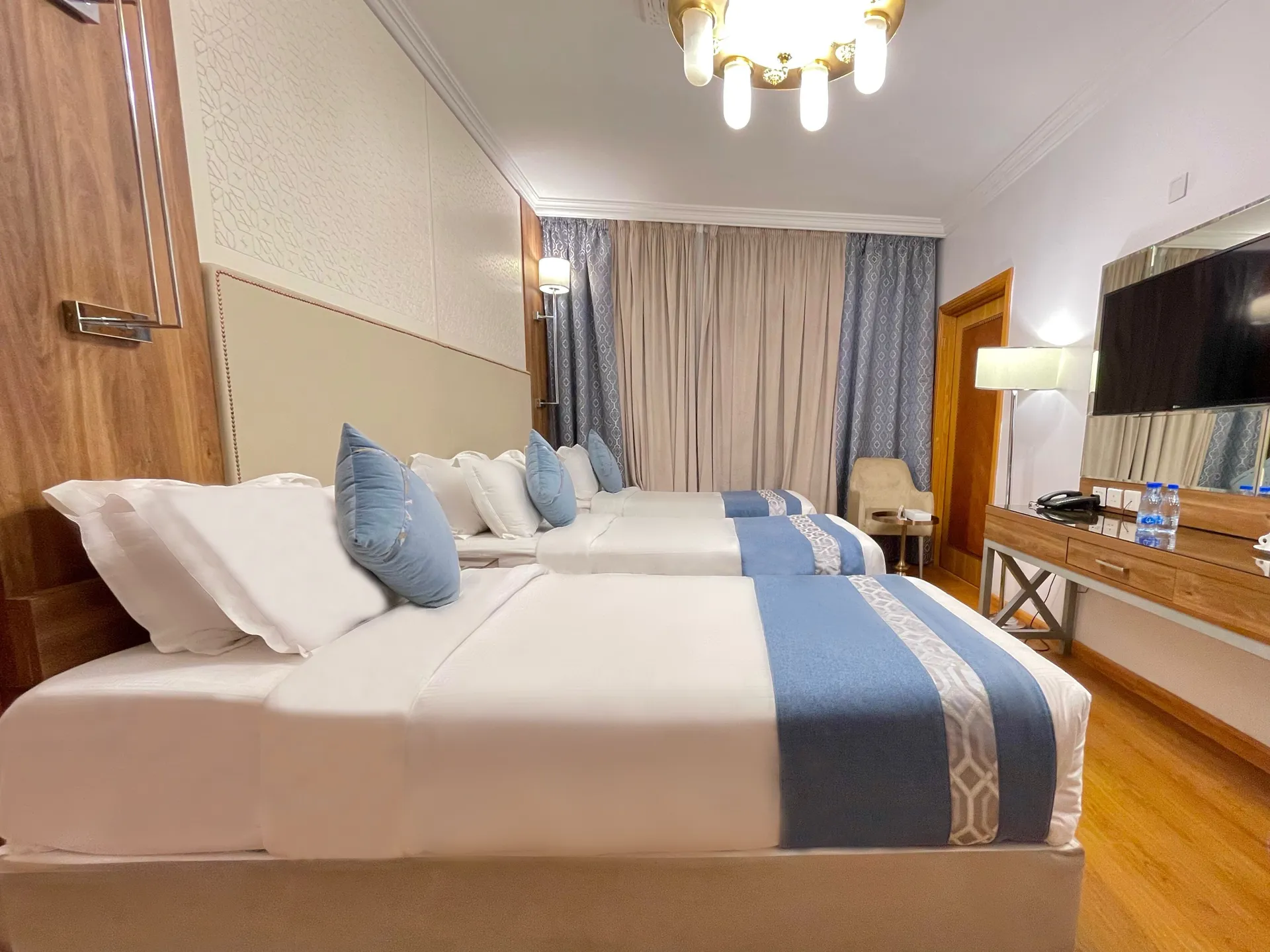 Al Ritz Al Madinah Hotel - In-Room Dining amenities