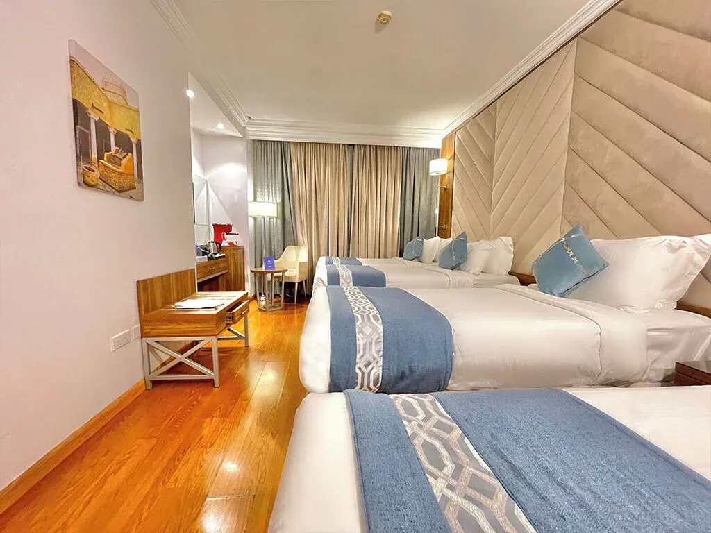 Al Ritz Al Madinah Hotel - Standard Quadruple Room