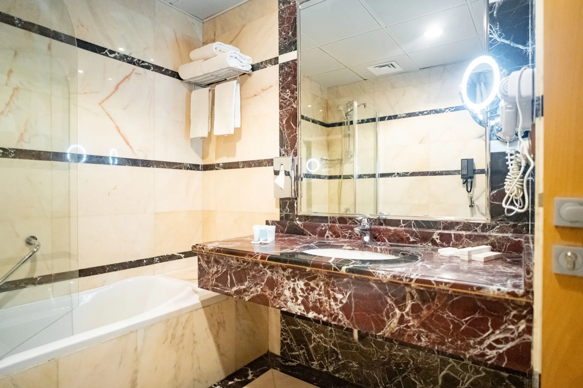 Emaar Al Mektan Hotel – slippers, hair dryer, Free toiletries