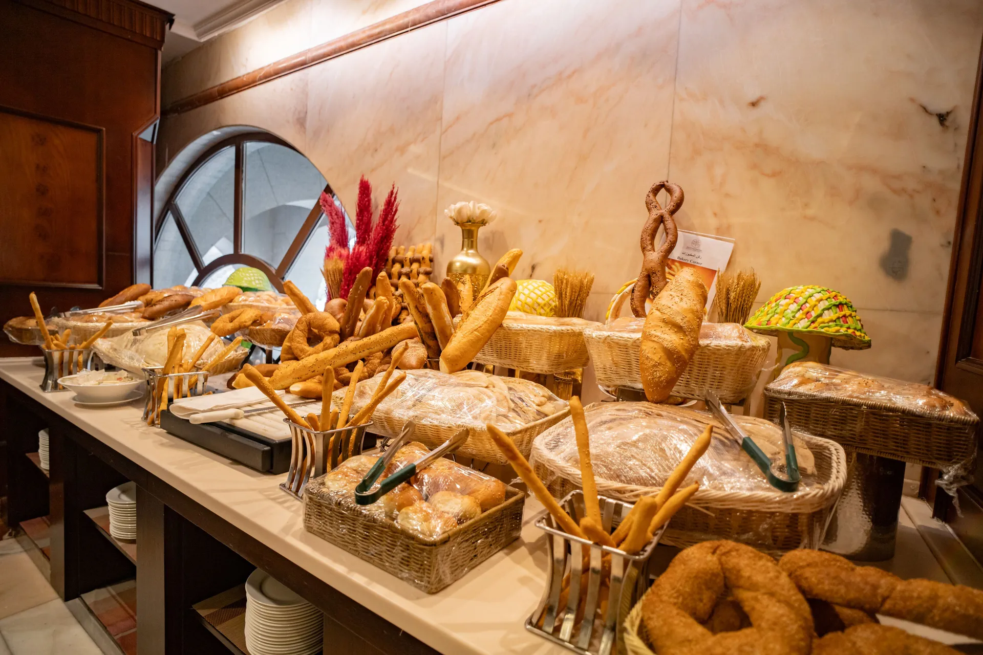 Emaar Royal Hotel – 24-Hour In-Room Dining Service
