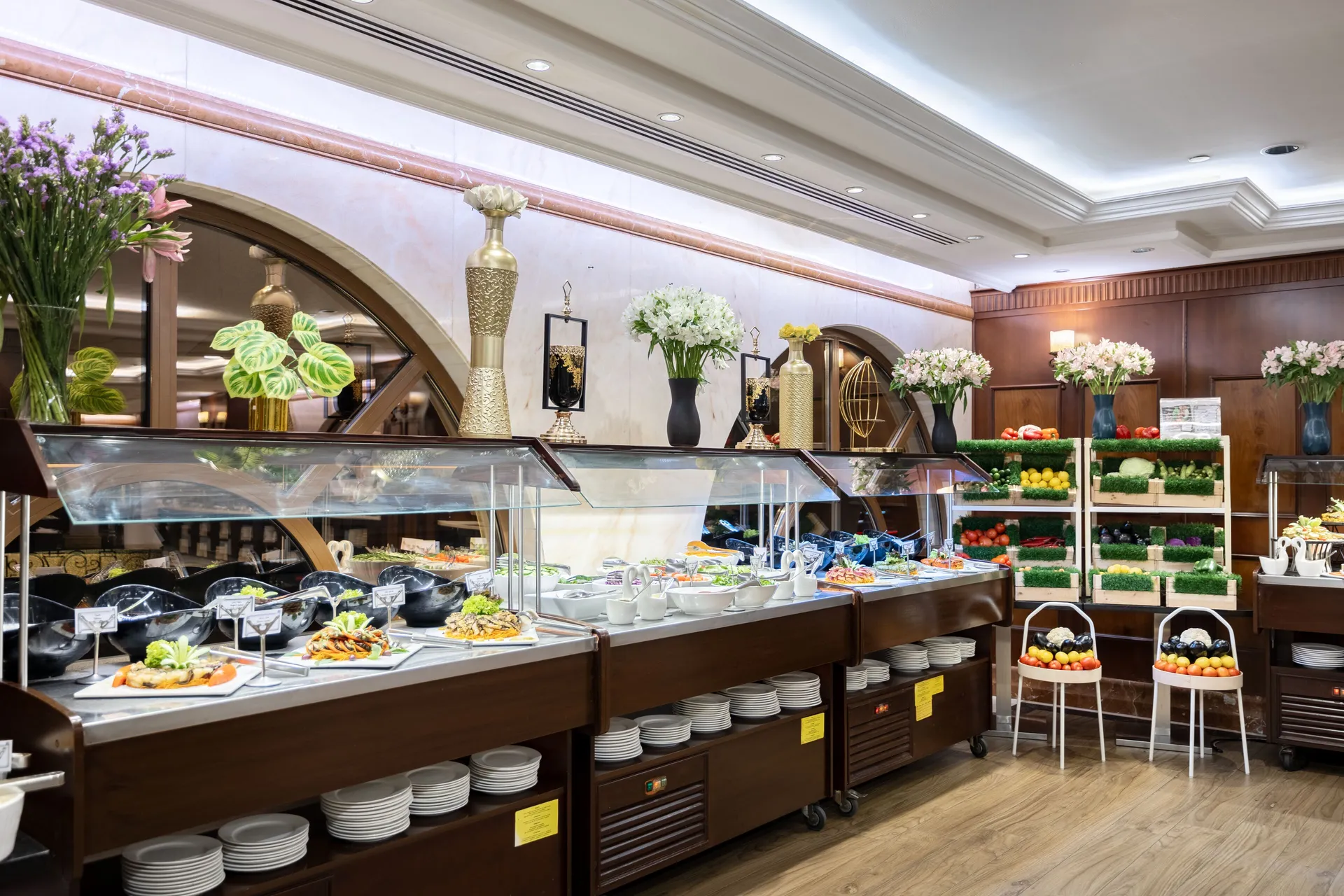 Emaar Royal Hotel – Ohud Restaurant Daily Buffet Breakfast