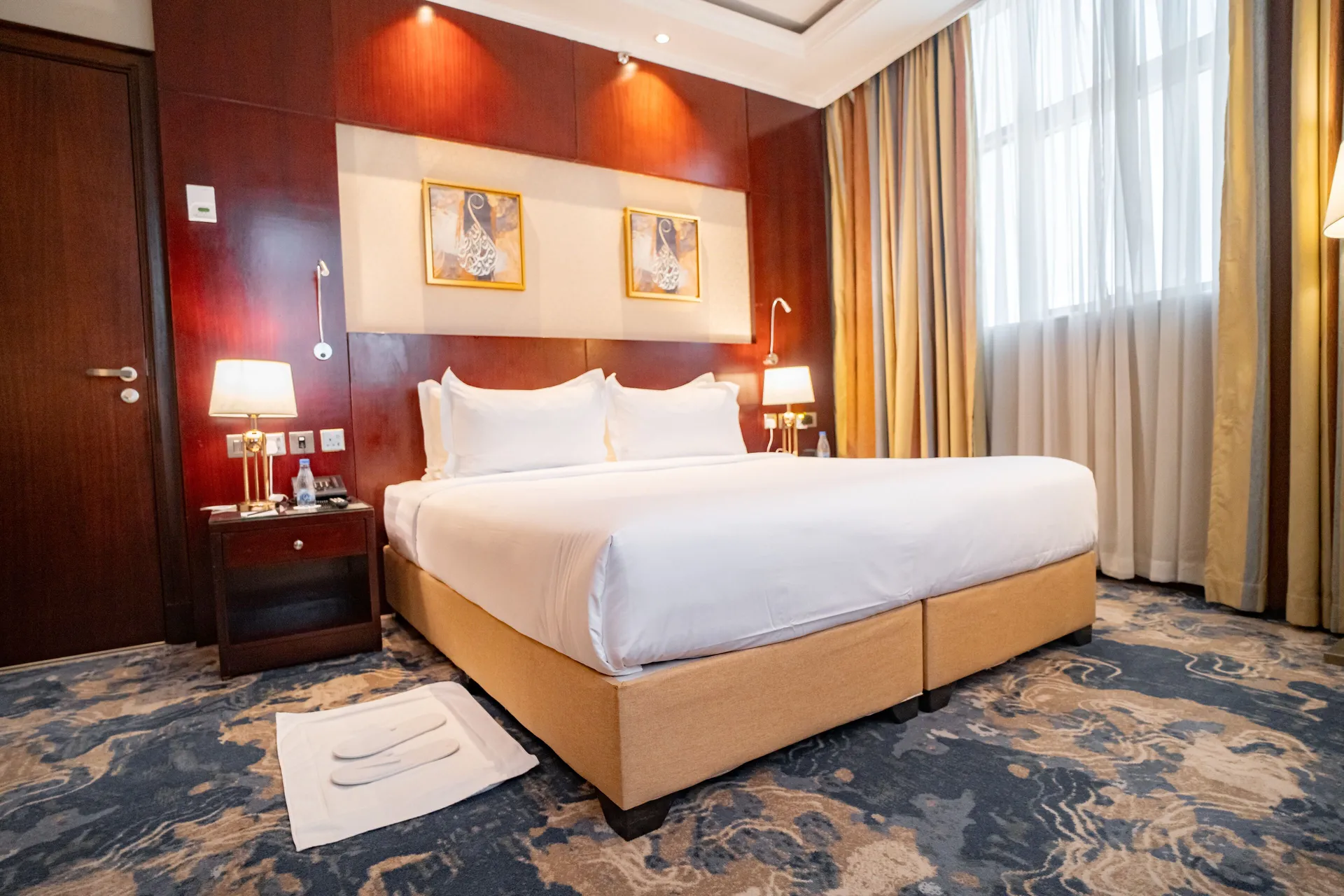 Emaar Royal Hotel – Guest Room with Desk and Safe
