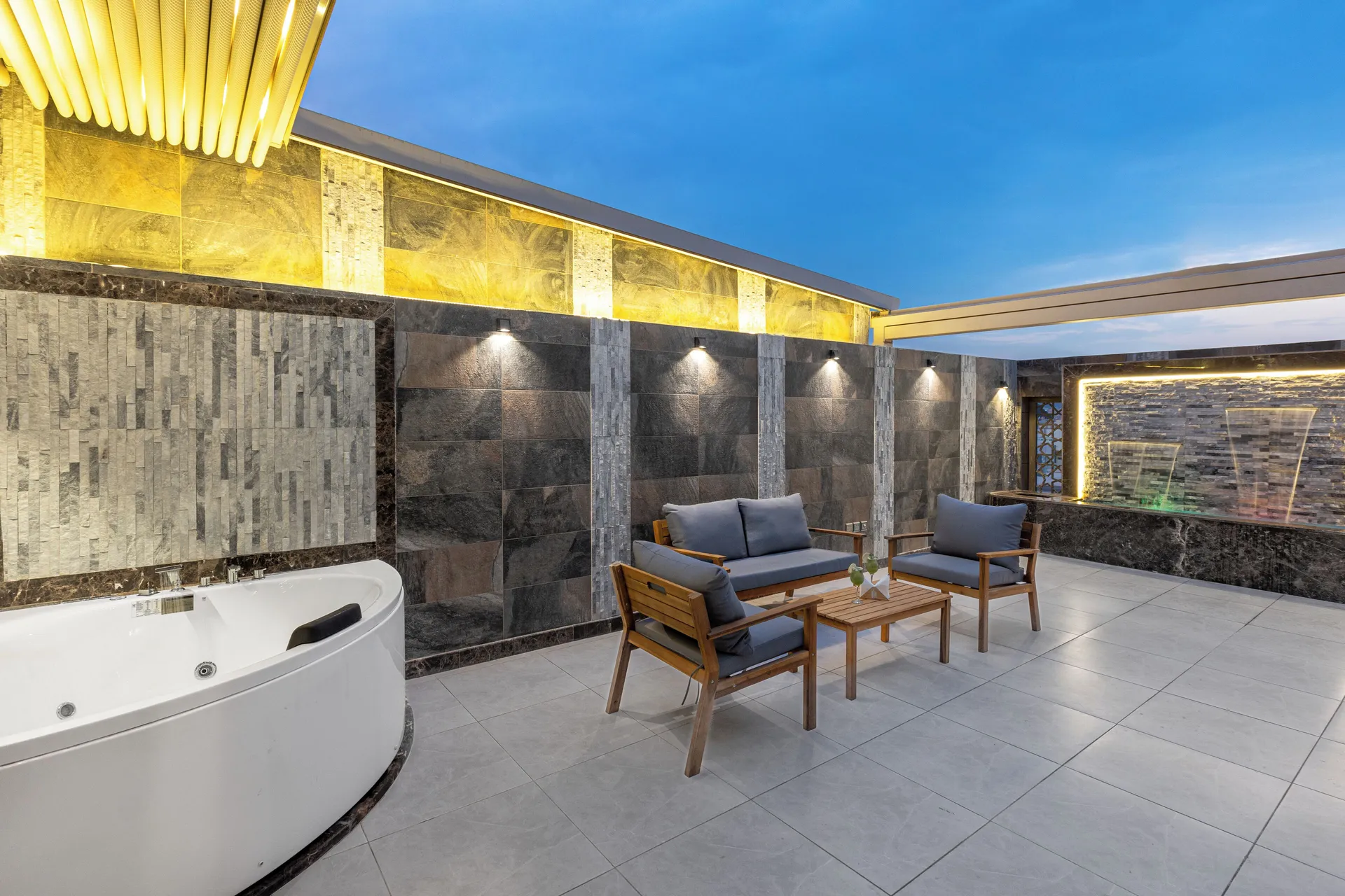 Faraj Almadina Hotel – 1 King Bed, Honeymoon Studio Suite, Private Bathroom | Terrace/patio