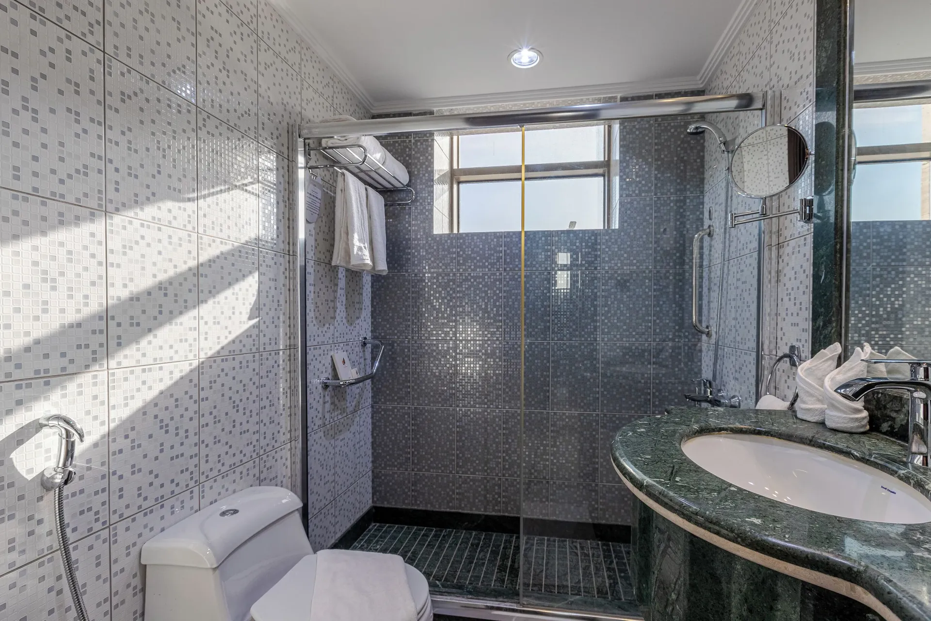 Basic Twin Room at Faraj Almadina Hotel