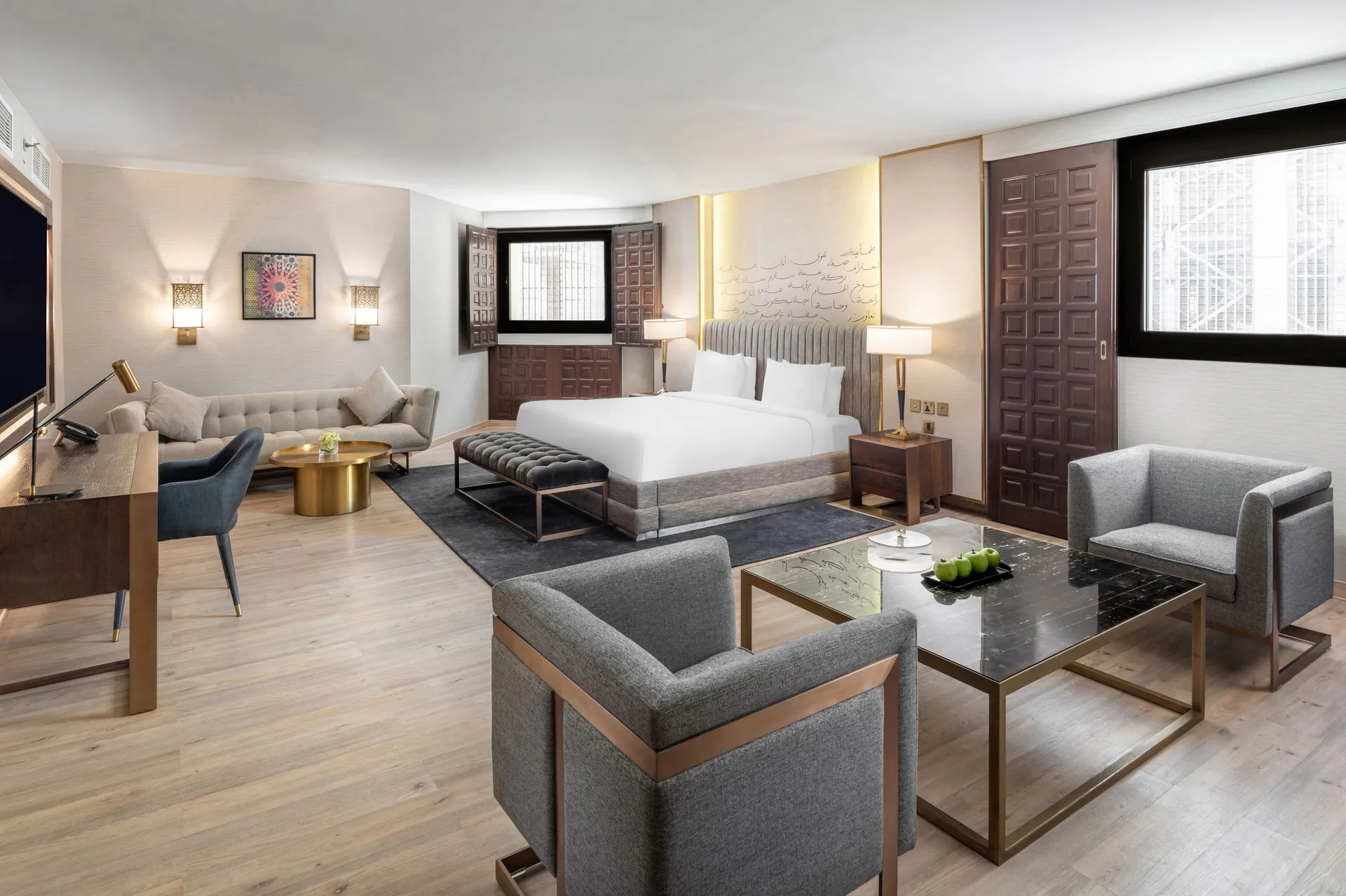 desk, minibar, in-room safe, 1 bedroom at Makarem Ajyad Makkah Hotel