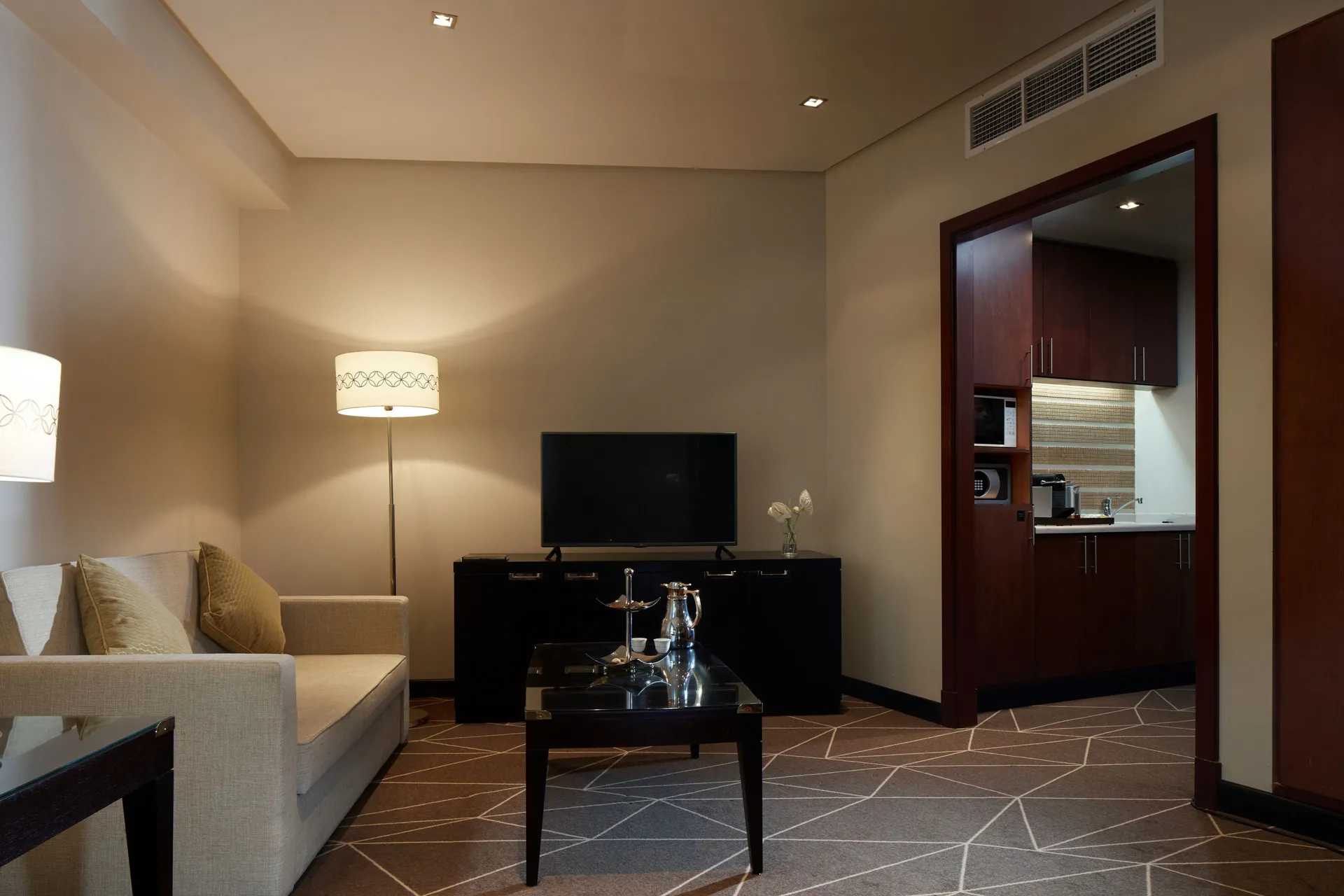Pullman Zamzam Madina – LED TV