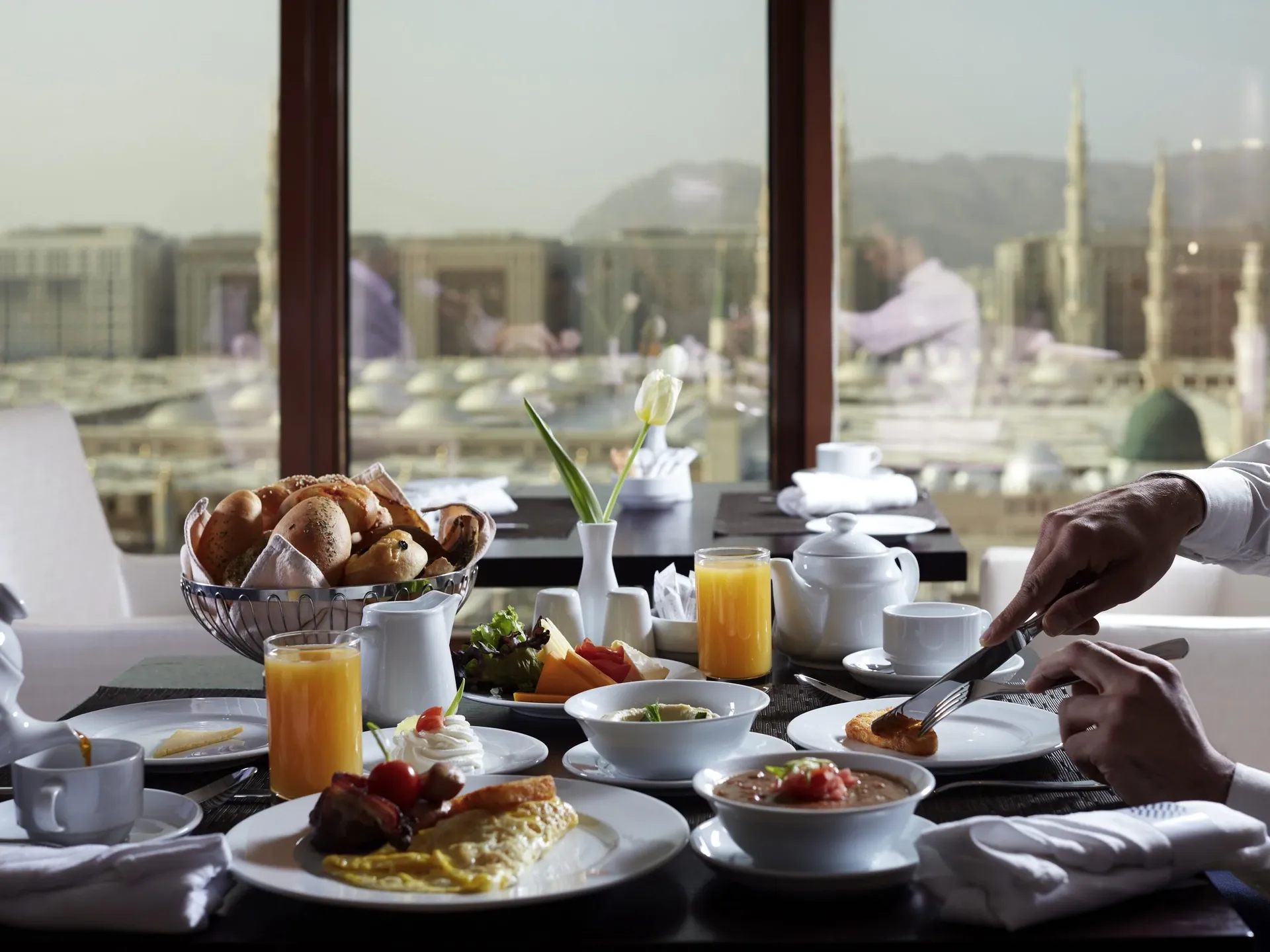 Pullman Zamzam Madina – Acacia Restaurant