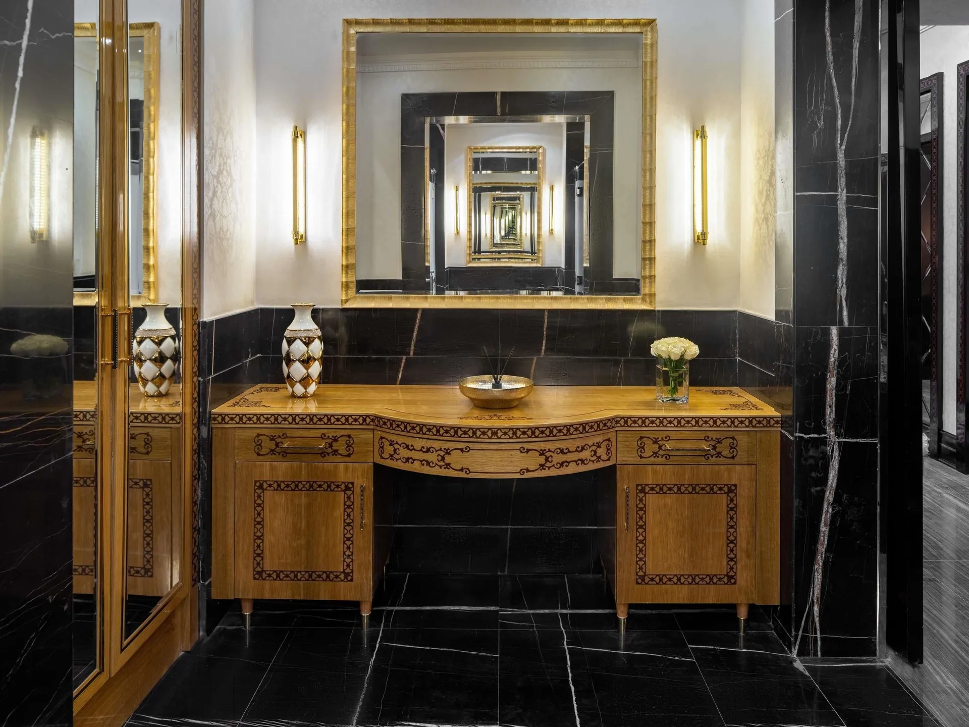 Pullman Zamzam Madina – Royal Suite, 1 Double Bed (Haram View)