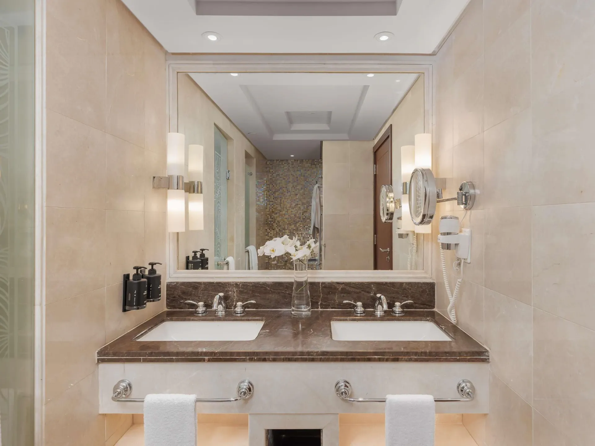Deluxe Suite, 1 Bedroom (Partial Kaaba View) at Raffles Makkah Palace