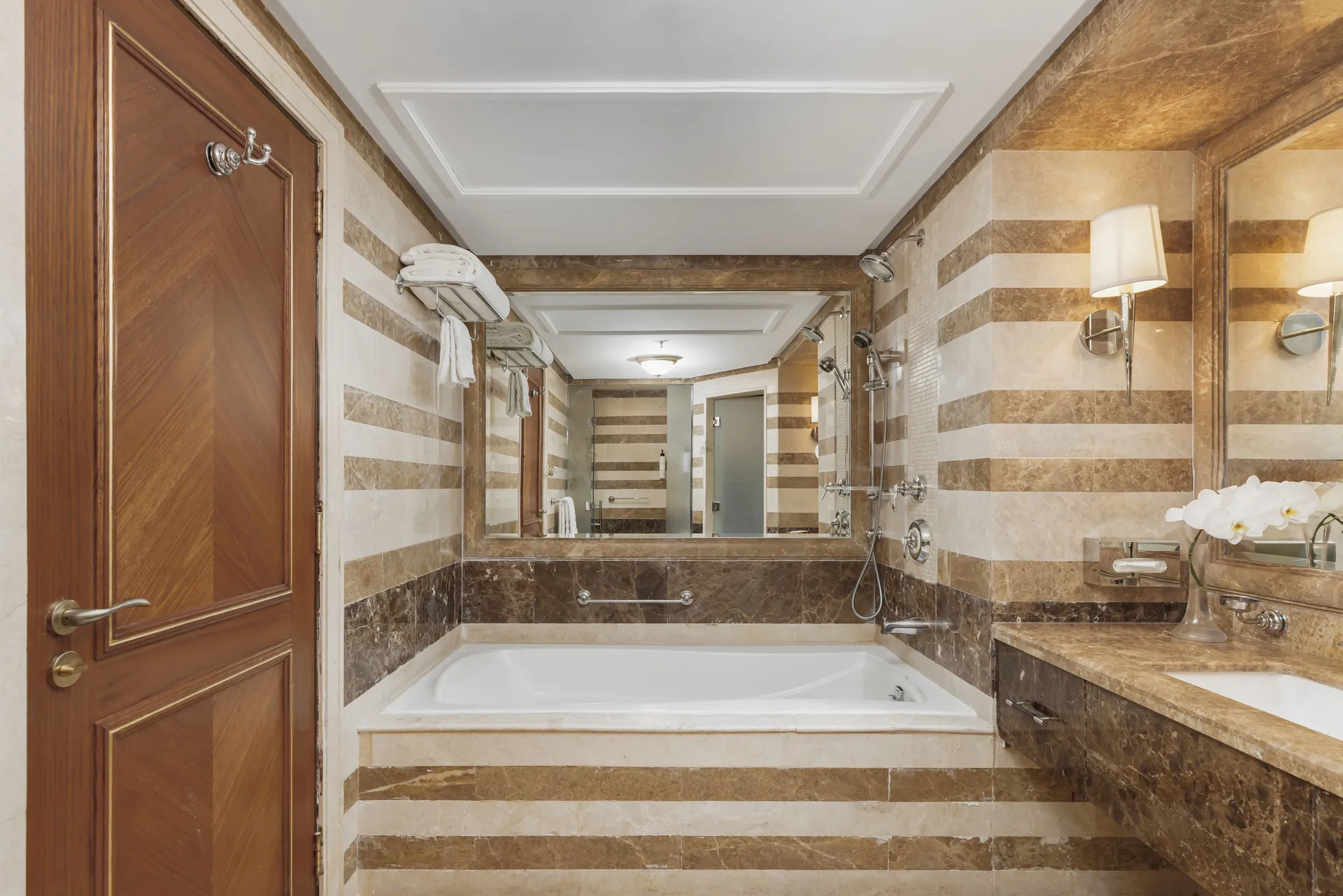 Free toiletries, towels, hair dryer, slippers at Swissôtel Al Maqam Makkah