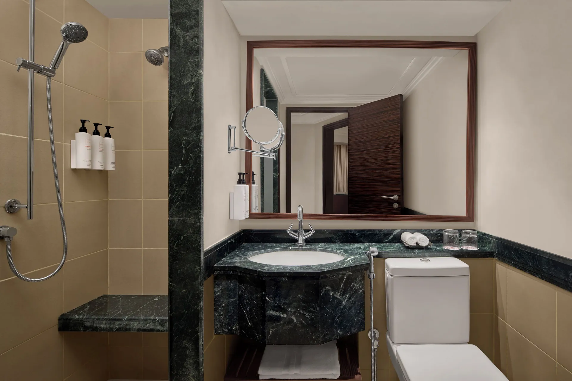 Junior Suite (Haram Partial View) at Swissôtel Makkah